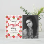 Strawberry 1st Birthday Party Berry First Photo Kaart (Staand voorkant)