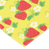 Strawberry and Flower Yellow Pattern Tafelkleed (Gekanteld)