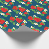 Strawberry and Flowers Pattern Blue Cadeaupapier (Hoek)