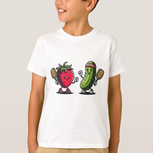 Strawberry and Pickle Pickleball duel T-shirt (Voorkant)
