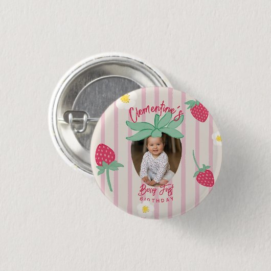 Strawberry Berry First Birthday Button with Photo (Voorkant /achterkant)
