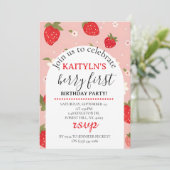Strawberry Berry First Birthday Invitation Kaart (Staand voorkant)