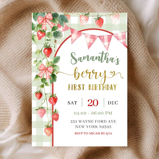 Strawberry Berry First Birthday Invitation Kaart