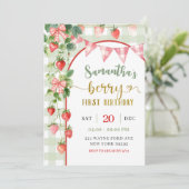 Strawberry Berry First Birthday Invitation Kaart (Staand voorkant)