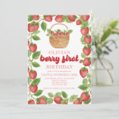 Strawberry Berry First Birthday Invitation Kaart (Staand voorkant)