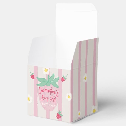 Strawberry Berry First Birthday Party Favor Box Bedankdoosjes (Geopend)