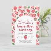 Strawberry Berry First Birthday Party Invitation Kaart (Staand voorkant)