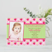 Strawberry Berry Foto Birthday Party Invitations Kaart (Staand voorkant)