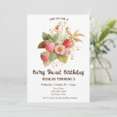 Strawberry Birthday Boho Pink Uitnodiging (Staand voorkant)