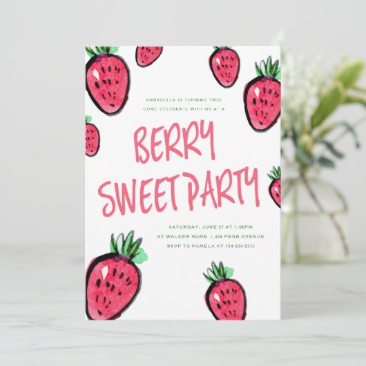 Strawberry Birthday Party Invitation Berry Sweet Kaart (Staand voorkant)