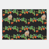 Strawberry Bunny Wrapping Paper (Voorkant)