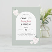 Strawberry Fields Berry First Birthday | Meisje Kaart (Staand voorkant)