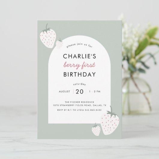 Strawberry Fields Berry First Birthday | Meisje Kaart (Staand voorkant)