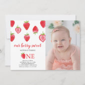 Strawberry First Birthday Girl Photo Invitation Kaart (Voorkant)