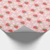 Strawberry Flowers Pink Pattern Cadeaupapier (Hoek)