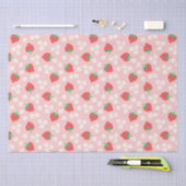 Strawberry Flowers Pink Pattern Tissuepapier (Craft)