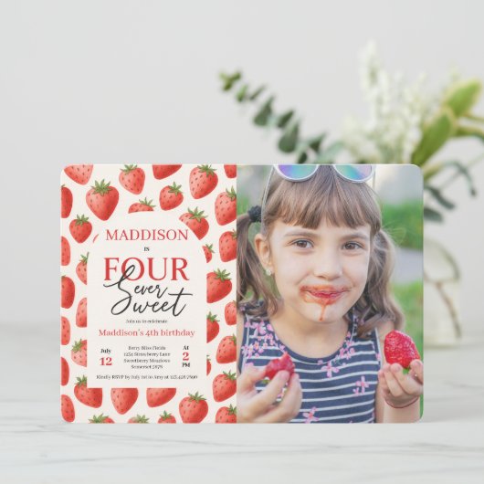 Strawberry Four Ever Sweet 4th Birthday Foto Kaart (Staand voorkant)