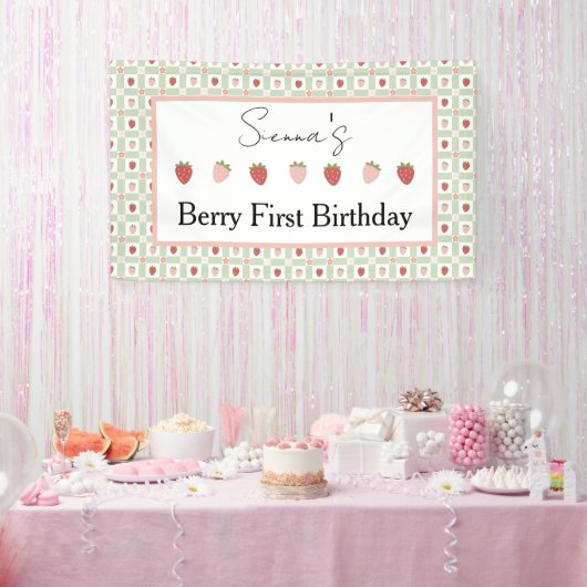 Strawberry Gingham First Birthday Party Spandoek (Feest)