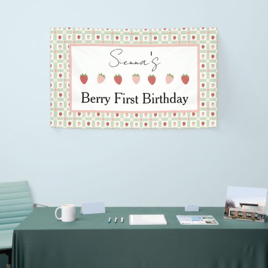 Strawberry Gingham First Birthday Party Spandoek (Beurs)