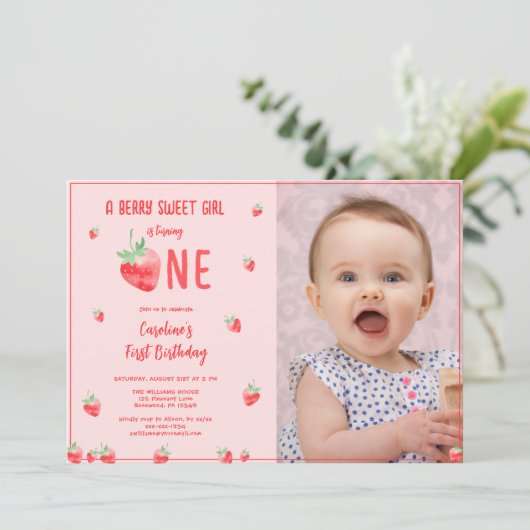 Strawberry Girl Eerste Verjaardag Fotouitnodiging Kaart (Staand voorkant)