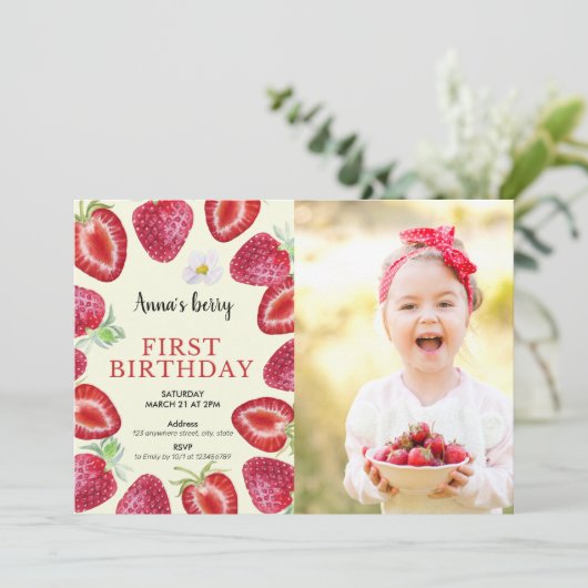 Strawberry Girl First 1e Birthday Berry Foto Kaart (Staand voorkant)