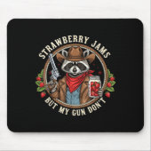 Strawberry Jams But My Gun Dont Cowboy Raccoon Fun Muismat (Voorkant)