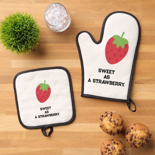 Strawberry Kitchen Set Oven Mitts and Pot Holders (Top down)