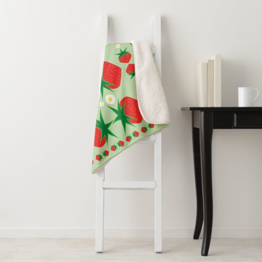 Strawberry Medium Sherpa Blanket Deken (In situ)
