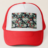 Strawberry Patch Bloemen op Zwart Trucker Pet (Voorkant)