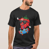 Strawberry Riding Skateboard S T-shirt (Voorkant)