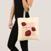 Strawberry Sweet Love – Minimal Berry Trio on Red Tote Bag (Voorkant (product))