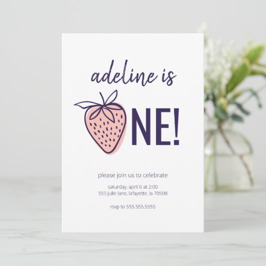 Strawberry Theme First Birthday Party Invitations Kaart (Staand voorkant)