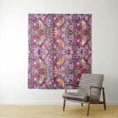 Strawberry Thief Red, William Morris Wandkleed (In situ)