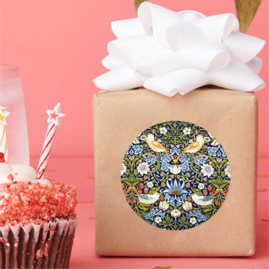 Strawberry Thief van William Morris Ronde Sticker (Feest)