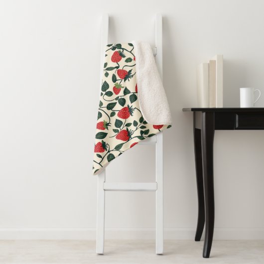 Strawberry Vine Pattern Sherpa Deken (In situ)