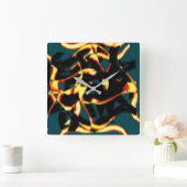 Streaks verbrande gele rode blikjes, ondeugdelijke vierkante klok (Huis)