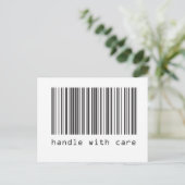 Streepjescode - Voorzichtig hanteren Briefkaart (Staand voorkant)