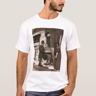 Street Doctor, 1876-77 (houtburytype) T-shirt