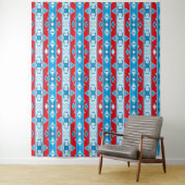 Strepen en geometrische vormen van rood blauw wit wandkleed (In situ)