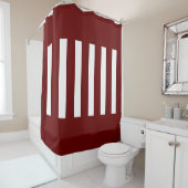 Strepen in het midden. Donkerrood en wit. Douchegordijn (In situ)