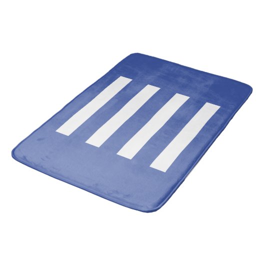 Strepen in het midden. Middelblauw en wit. Badmat (Gekanteld)