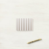 strepen met witte snoep post-it® notes (Op bureau)