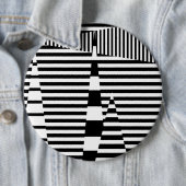 Strepen op strepen in zwart-wit ronde button 6,0 cm (In situ)