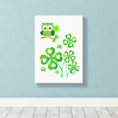 Stretched Canvas print St. Patrick's Day Owl (Insitu (Houten vloer))