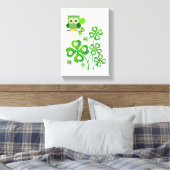 Stretched Canvas print St. Patrick's Day Owl (Insitu (Slaapkamer))