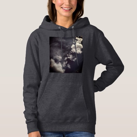 Stretched metal clouds hoodie (Voorkant)