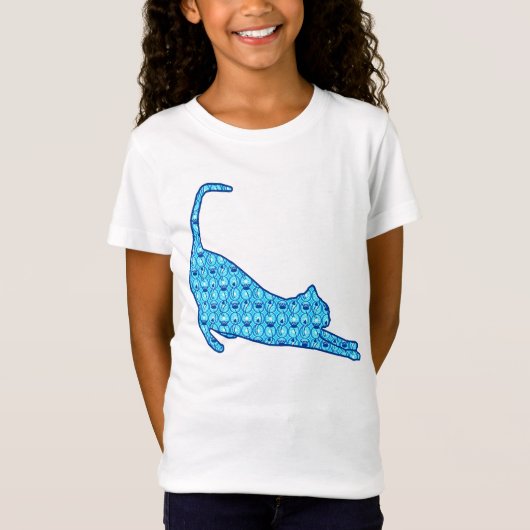 Stretching Cat Silhouette in een Blue Lotus Patter T-shirt (Voorkant)