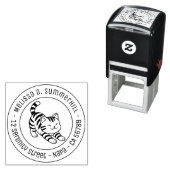 Stretching Tabby Cat Round Address Zelfinktende Stempel (In situ)
