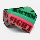 Strijd tegen racisme in rood zwart en groen stropdas (Opgerold)