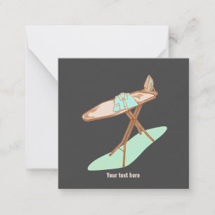 Strijkijzer en strijkplank huishoudelijke taken notitiekaartje